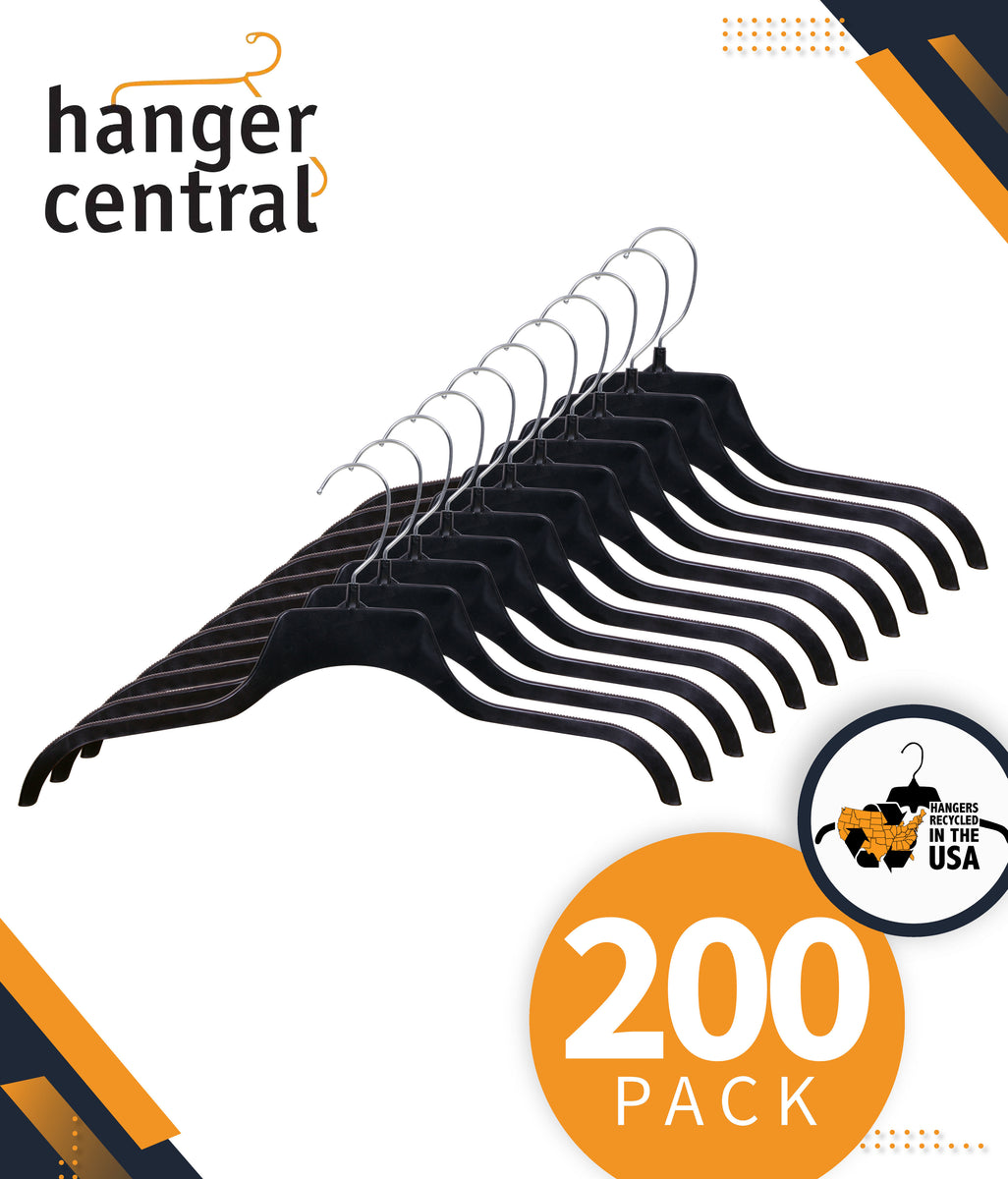 200 Velvet Hangers